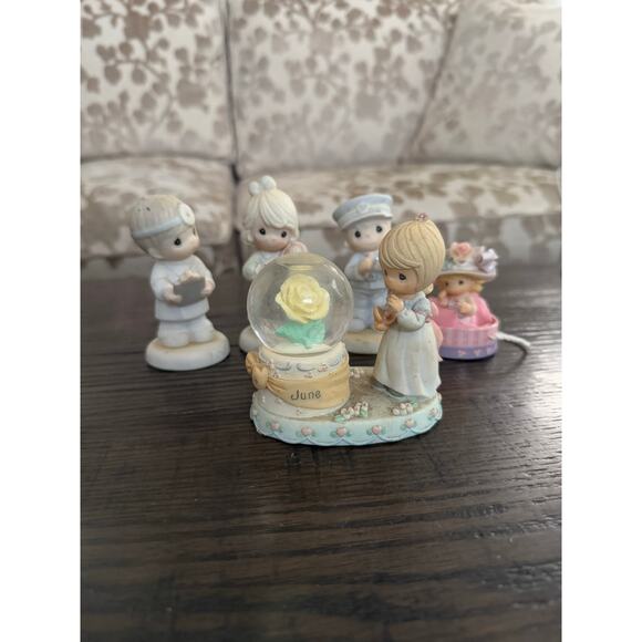 Vintage Precious Moments Figurines – Enesco Collectibles - Lot of 5 - Picture 7 of 8